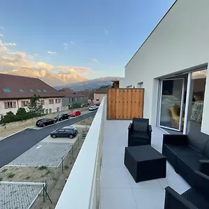 https://appartement-au-pied-du-mont-blanc-2.hotels-rhonealpes.com